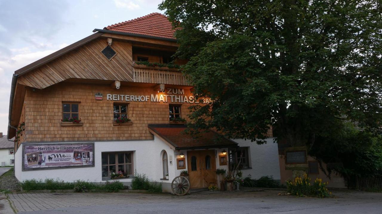 Landhotel Zum Matthiasl Bischofsreut Exterior photo