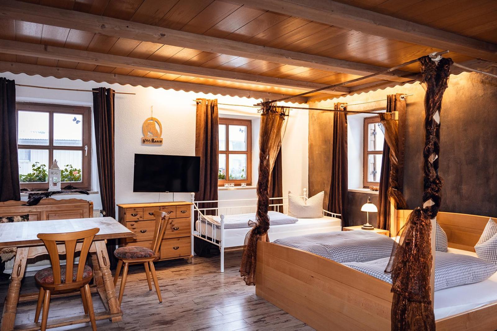 Landhotel Zum Matthiasl Bischofsreut Exterior photo